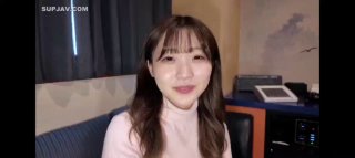 九九热免费高分女孩瑶瑶--要颜值有颜值、要身段有身段，做着饭就被男友撩的浑身欲火，自慰喷水，吃鸡喝精液！