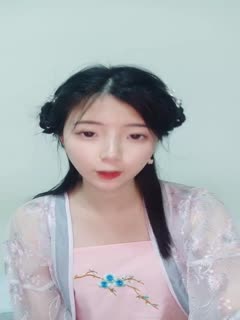 身材苗条的美女主播 和炮友户外车震 站在马路边给炮友口交 趴在车上后入操 车上女上位激情操逼
